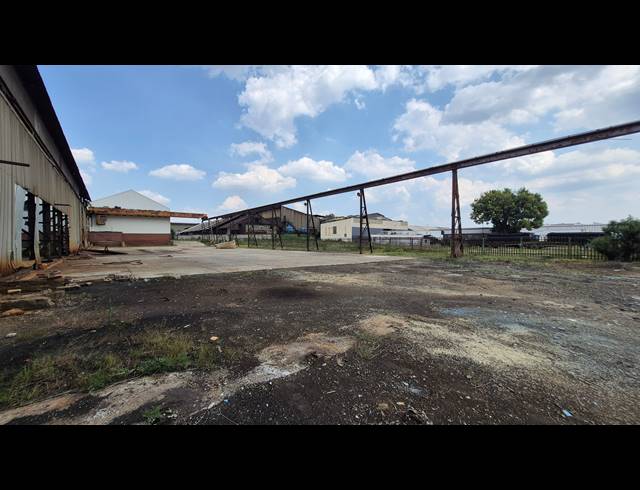 3,000M² FACTORY FOR SALE IN BOKSBURG EAST